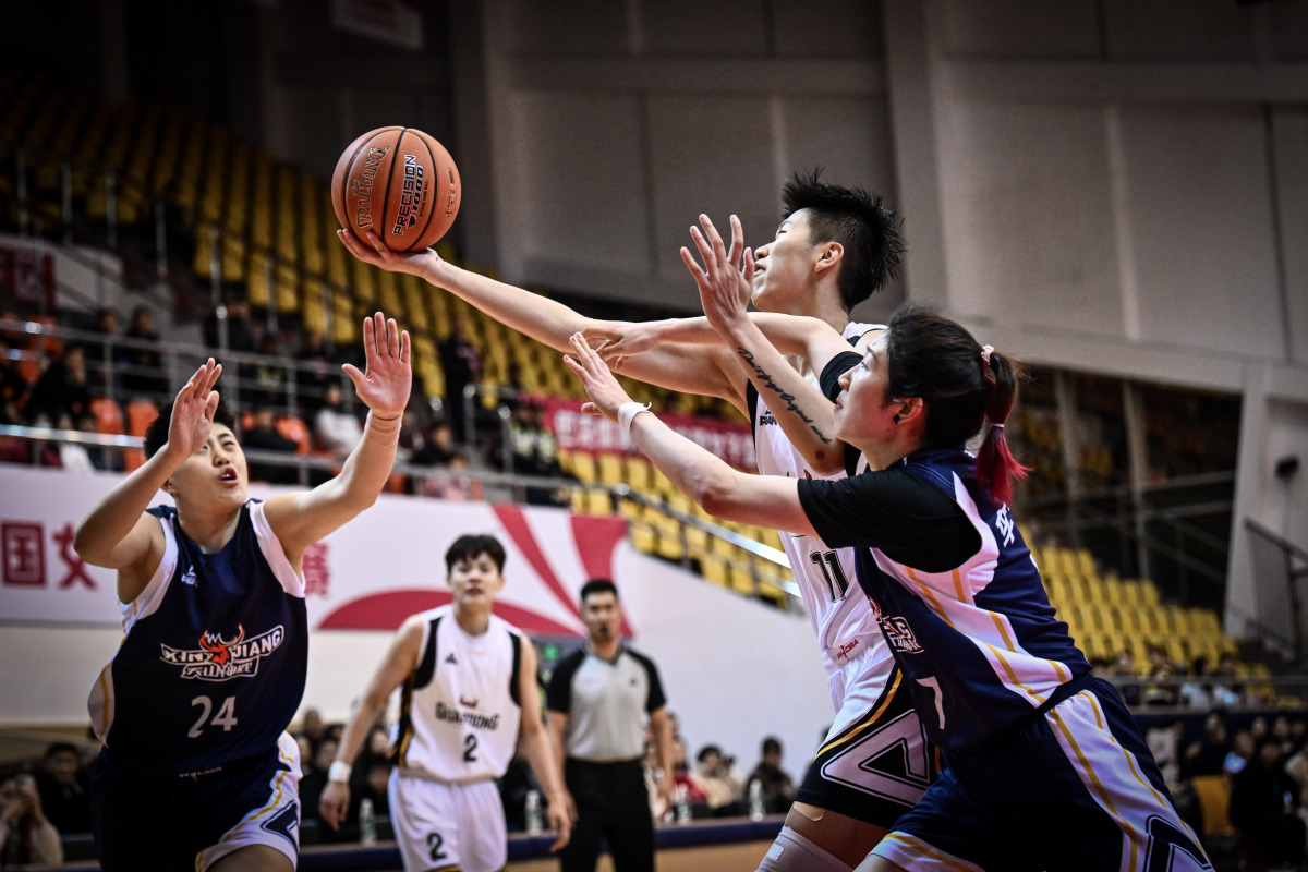 九游-领先优势明显首场状态出色，湖人观众沸腾！，Faker重返赛场赢得满堂喝彩的简单介绍-九游